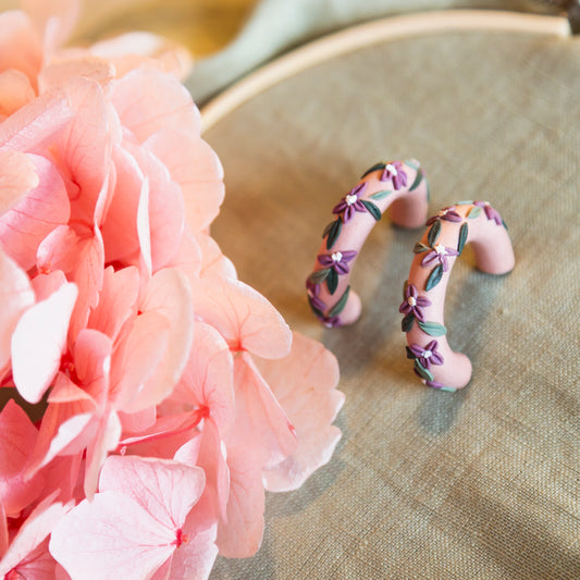 Aros arcilla rosas con flores