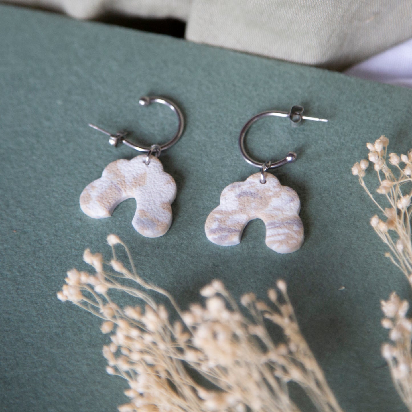Pendientes acero arco neutros